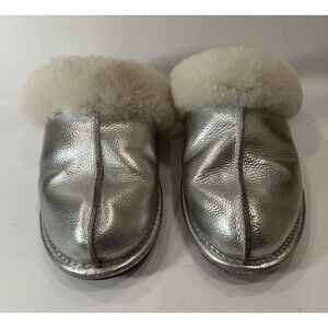 UGG Silver Metallic Shearling Scuff Slippers Women’s 6 Cozy Mule Shoes